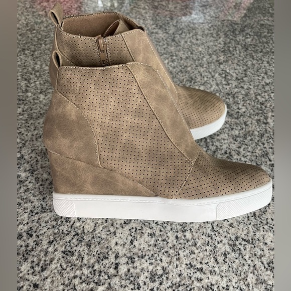 Athlefit Women’s Platform Wedge Sneakers Ankle Booties in Tan/Taupe (Size 7.5) - Picture 3 of 8